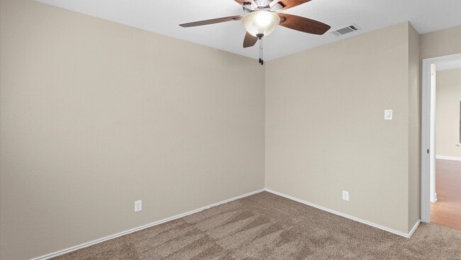 Building Photo - Parkwood