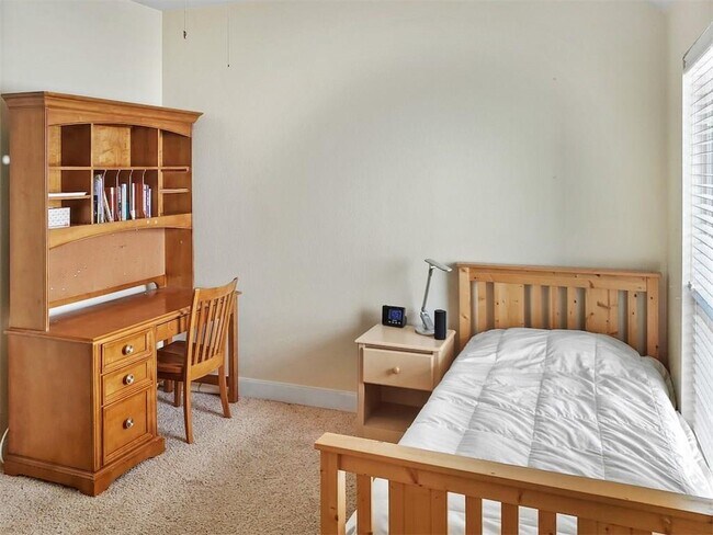 Building Photo - 8109 Endeavor Cir