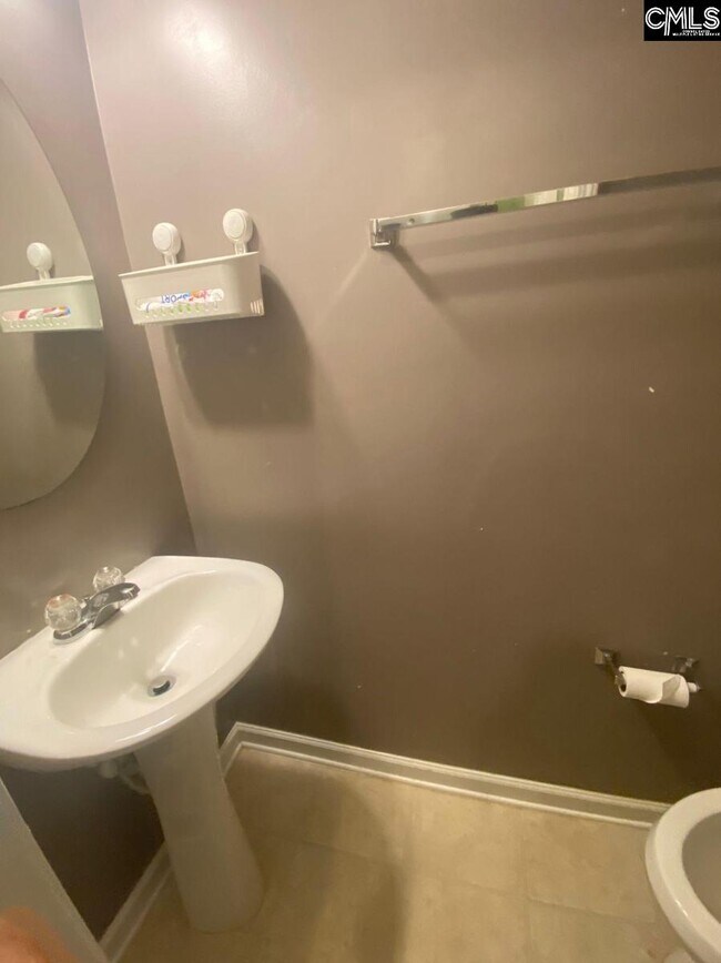 Building Photo - 137 Hammock Dr