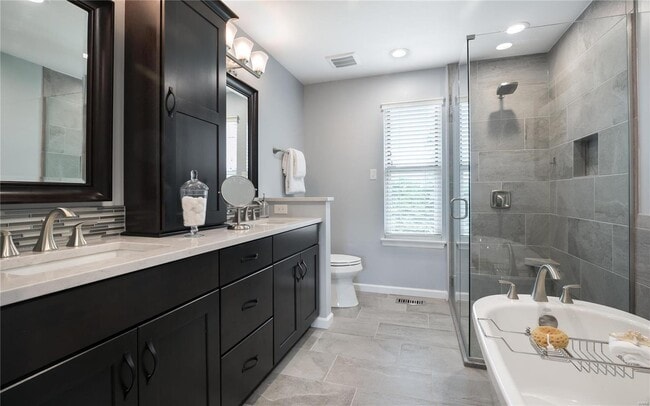 Building Photo - 15900 Eagles Landing Ct