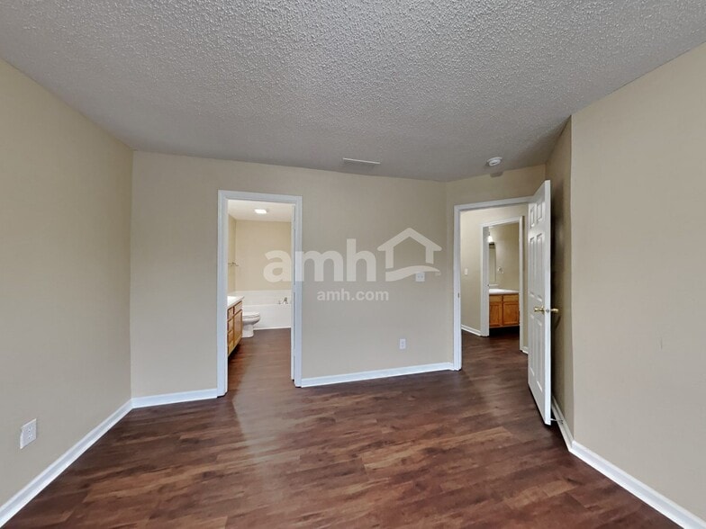 Building Photo - 9772 Trail Dr