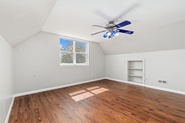 Building Photo - 3270 W 92nd Pl