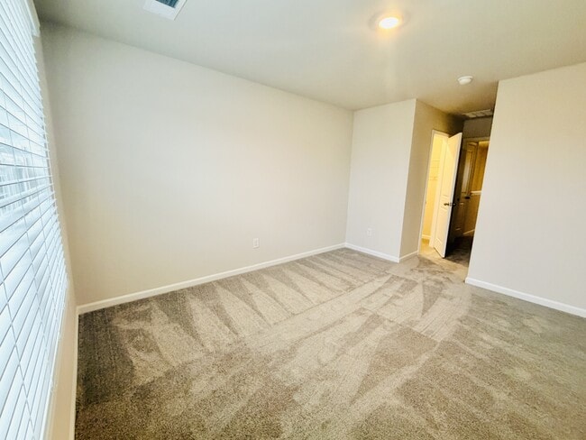 Building Photo - 244 Bones Rd