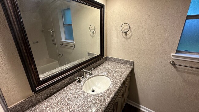Building Photo - 13 N Deerfoot Cir