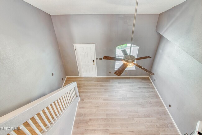 Building Photo - 12325 Tierra Bella Dr