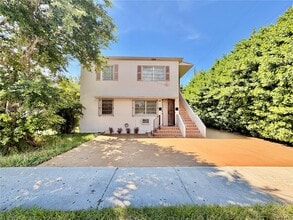 Building Photo - 3790 SW 27th St