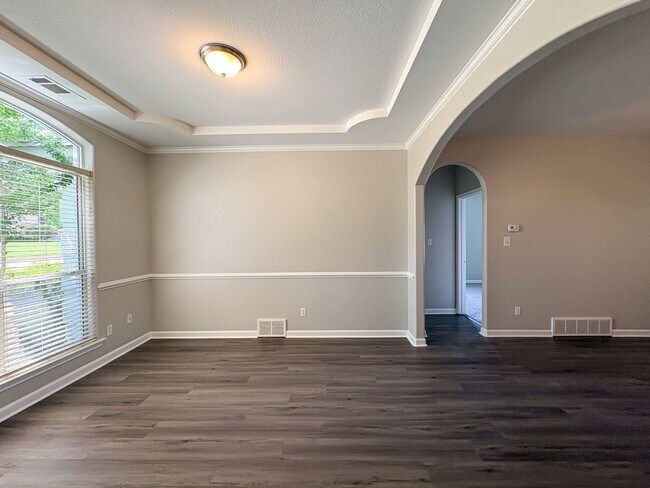 Building Photo - 4 bed, 3 bath in Bartlett with a BONUS room