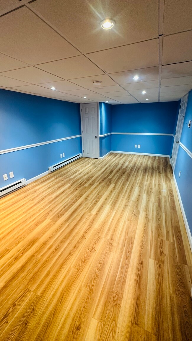 Building Photo - 19 Elmhurst Ave