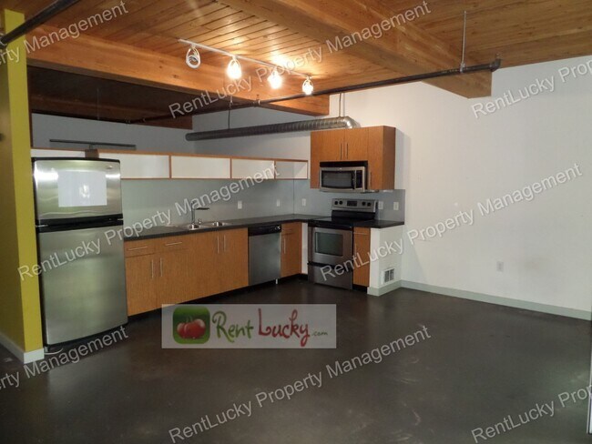 Building Photo - 401 9th Ave N