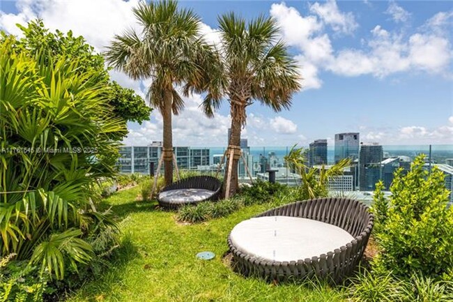 Building Photo - 300 Biscayne Blvd Way