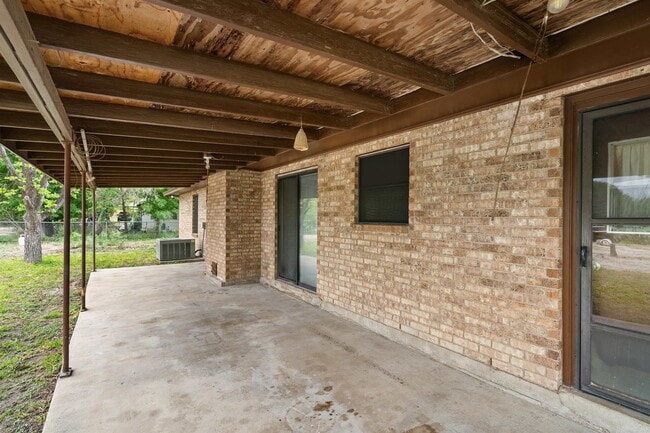 Building Photo - 424 W Nicholson St