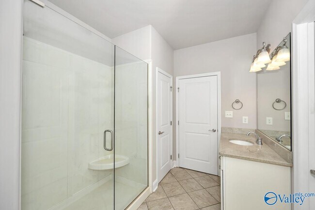 Building Photo - 74 NW Moore Farm Cir