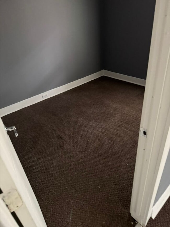 Building Photo - Nice 3-Bedroom Single Family Home Availabl...