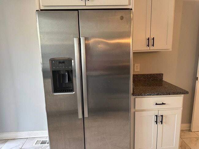 Building Photo - Stylish, Renovated Home Near Downtown Baltimore! W/D! Central Air! Close to Johns Hopkins Main Ca...