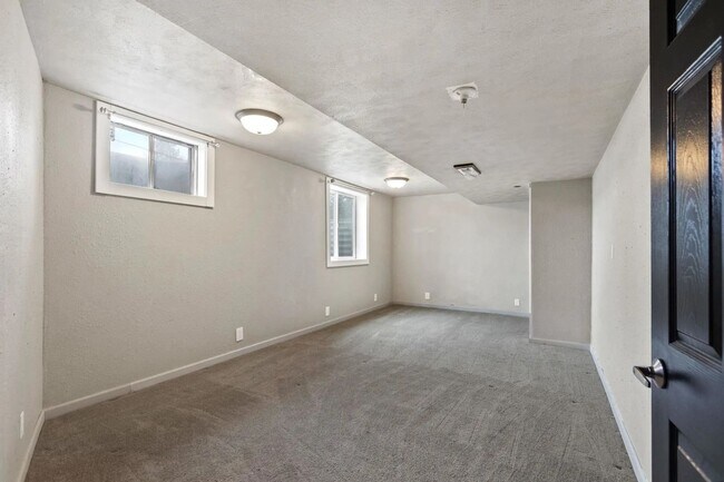 Building Photo - Beautiful 5-Bedroom Home in Mead School Di...