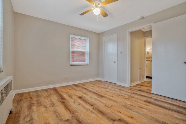 Building Photo - Updated 1 Bedroom with Deck and Garage space!