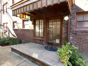 Building Photo - 1019 H St