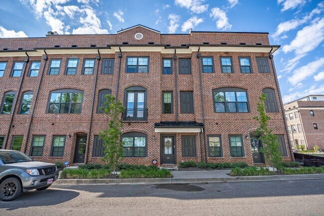 Primary Photo - Bull Street District 3 Bedroom 3.5 Bath