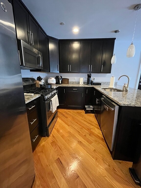 Building Photo - 563 Broadway