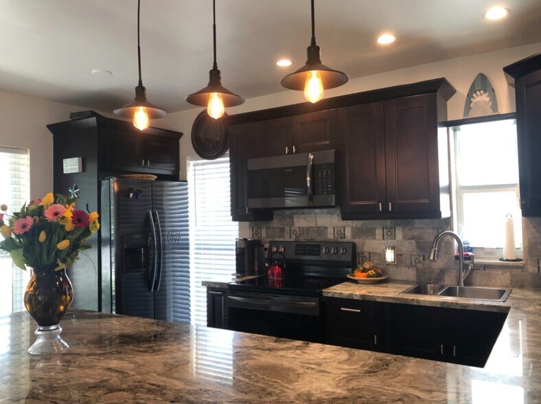 Primary Photo - 4300 N Ocean Dr