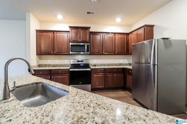 Building Photo - 540 Clover Cir