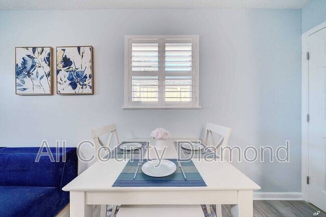 Building Photo - 7308 Sunset Ave