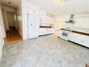 Building Photo - 2904 Stork Ct