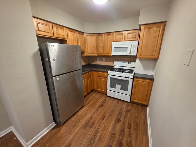 Building Photo - 3921 Lankenau Ave