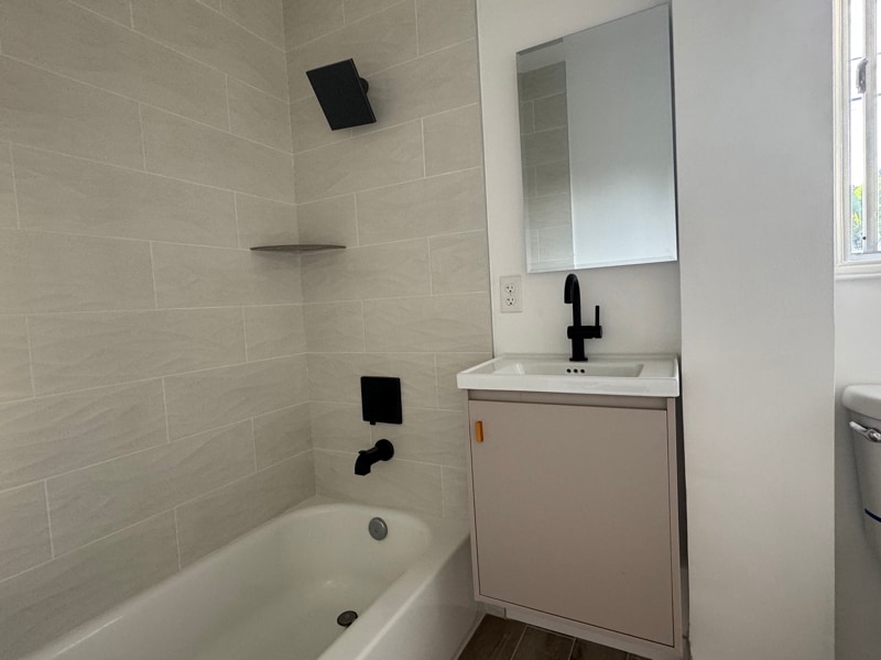 Building Photo - 3740 S Bentley Ave