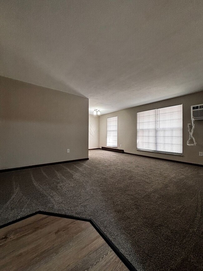 Building Photo - Peaceful West Milton Apartment Living – Sc...