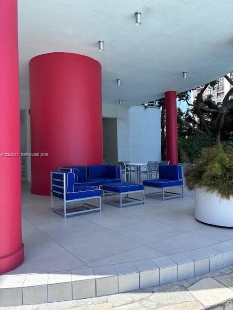 Building Photo - 2025 Brickell Ave