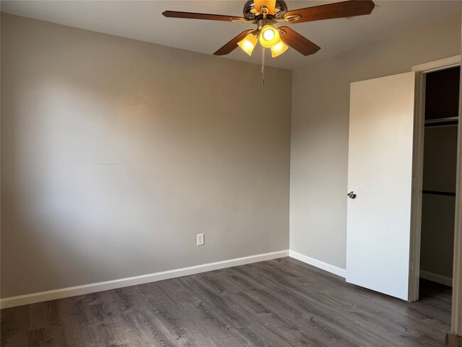 Building Photo - 16527 Rock E Dr