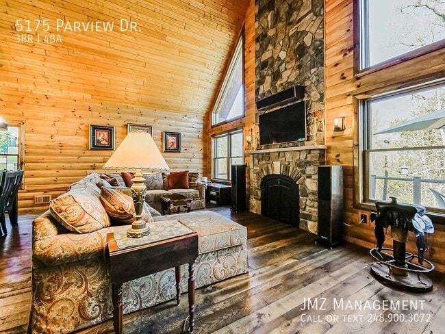 Building Photo - 5175 Parview Dr