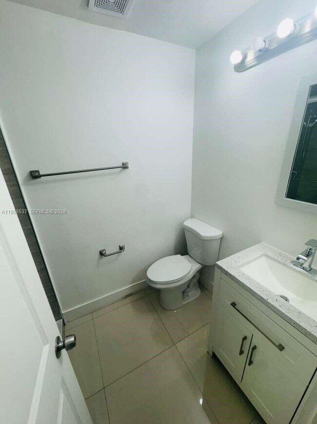 Building Photo - 5114 SW 133rd Ct Dr