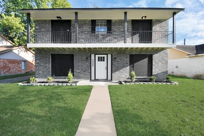 Primary Photo - 7022 Castleview Ln