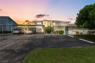 Building Photo - 1011 SE 40th St