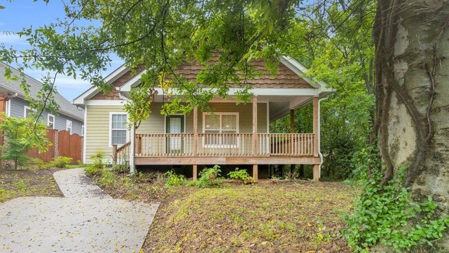 Primary Photo - Nestled between Southside & St. Elmo - 3 b...