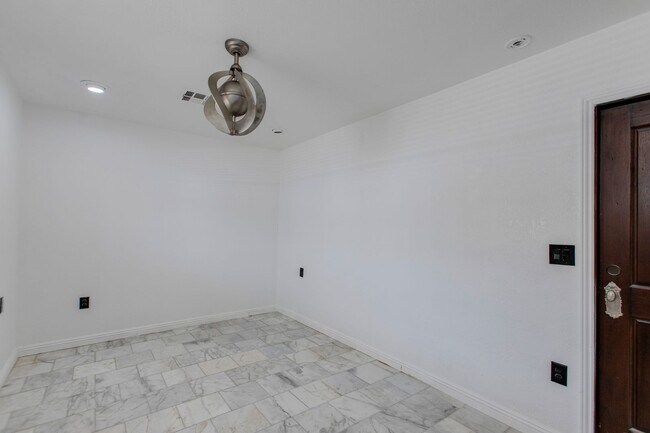 Building Photo - 3423 N 14th St
