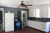 Building Photo - 12 Gold St