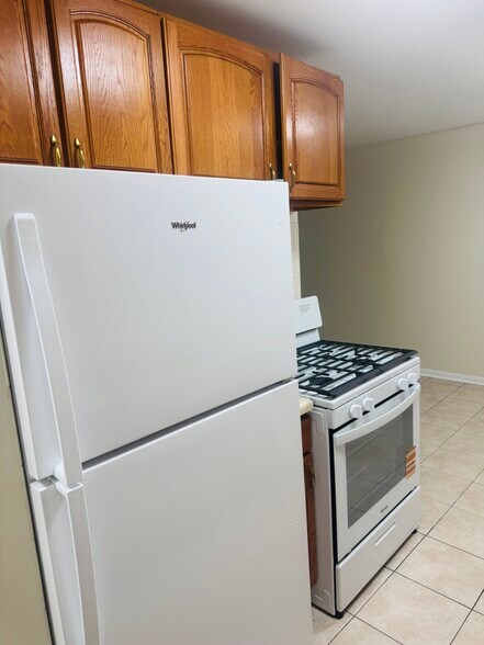 Primary Photo - 8970 N Parkside Ave