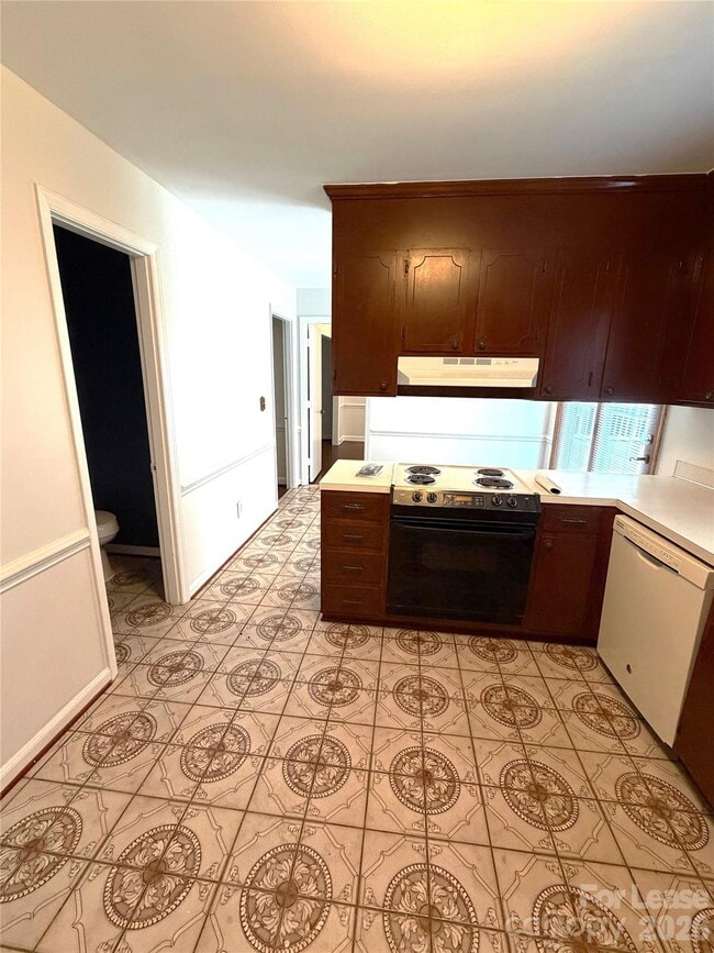Building Photo - 5016 Vescova Ct
