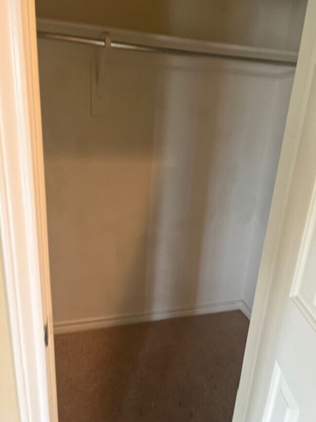 Building Photo - Beautiful 2 Bedroom 2 Bath condo in George...