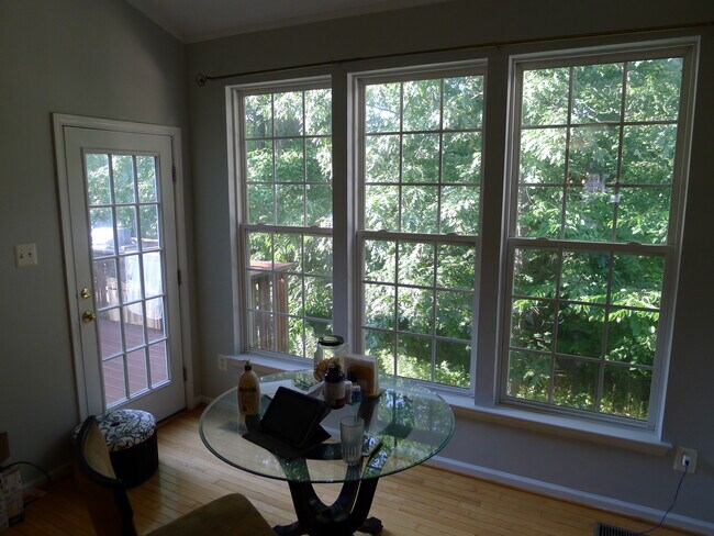 Building Photo - 553 Mockingbird Way