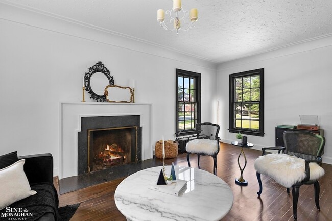 Building Photo - 276 Lewiston Rd