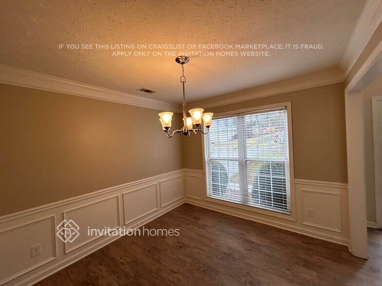 Building Photo - 1042 Simon Park Cir