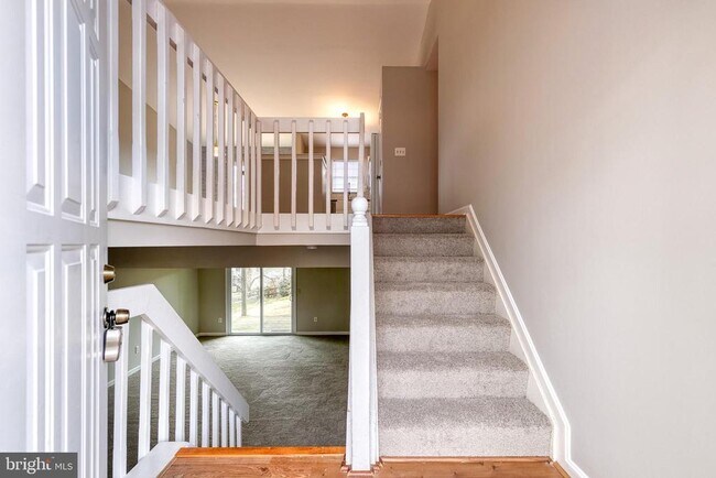 Building Photo - 1193 Bayview Vista