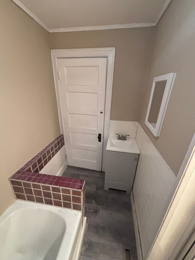 Building Photo - 6 Clachan Pl