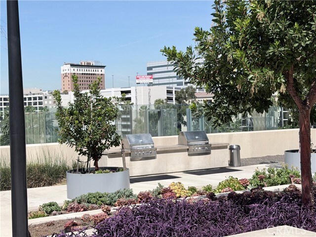 Building Photo - 889 Francisco St