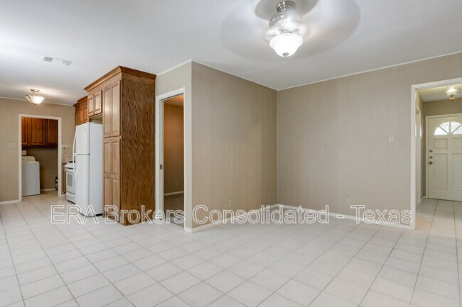 Building Photo - 3214 Leyte St