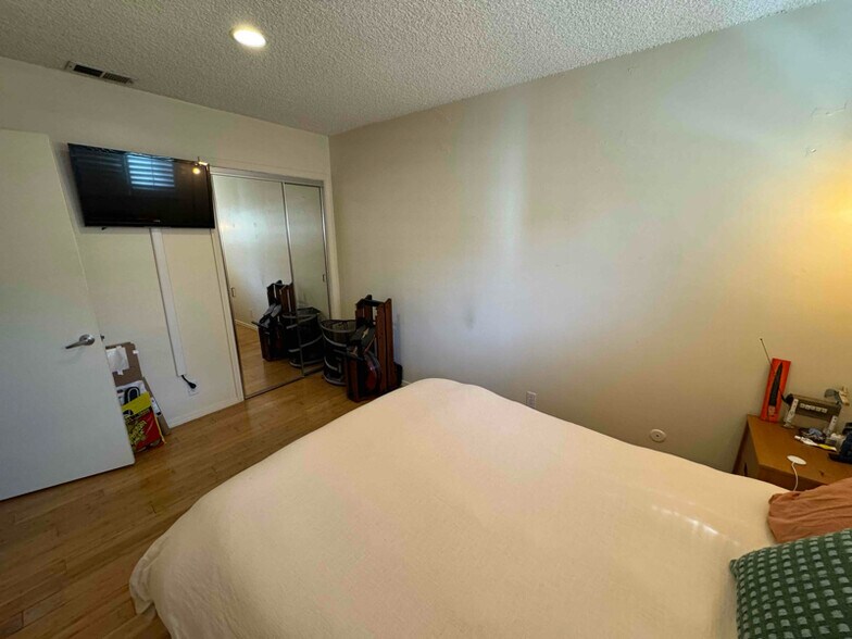 Building Photo - 1630 Griffith Park Blvd